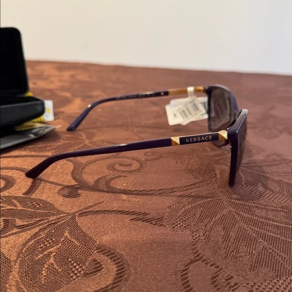 Versace 58mm Round Sunglasses. - Picture 9 of 11